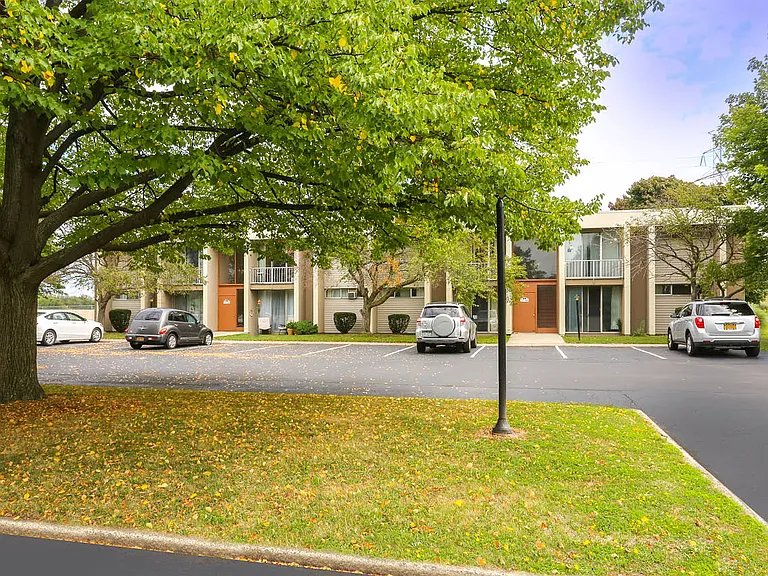 Porter Manor — Photo 12