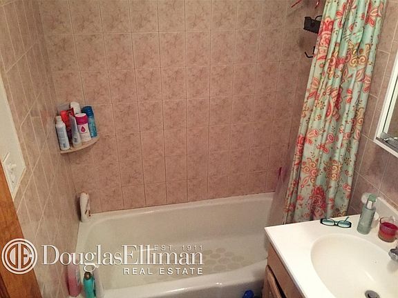 5th image of 45 W 75th St APT 4A