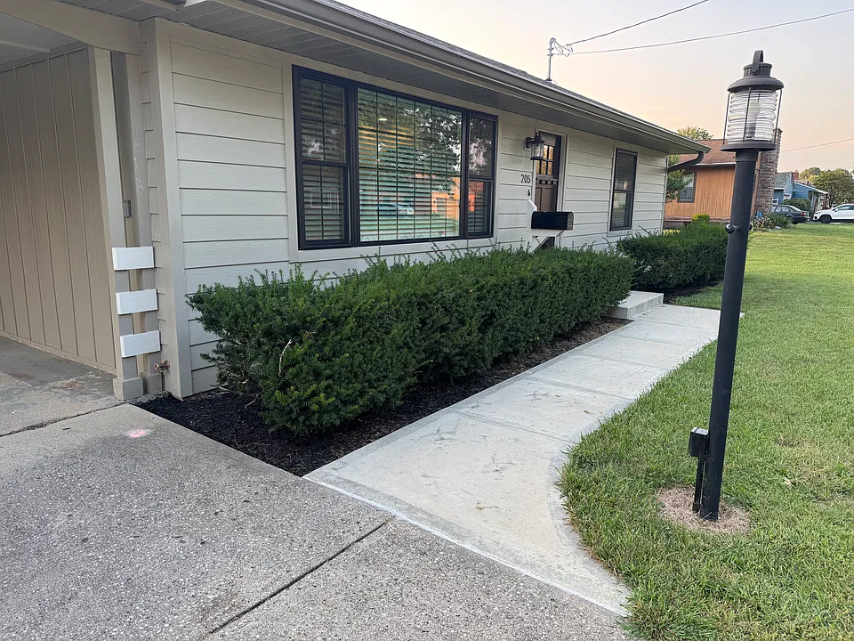 205 John St
