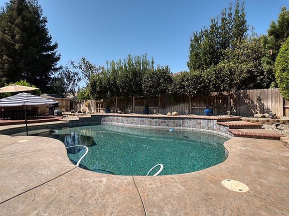 3rd image of 2613 Blessing Ct