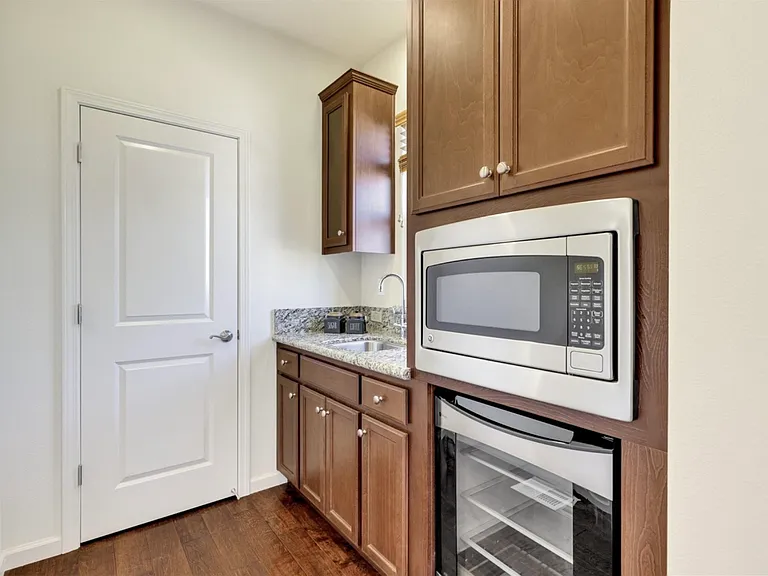 193 Lucy Ln — Photo 10