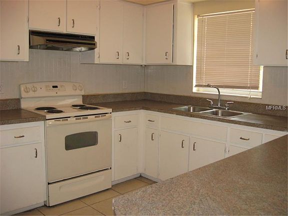 5th image of 3205 N Ola Ave
