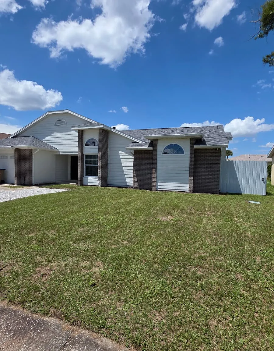3 bed, 1900 sqft, $2,800 — Photo 1