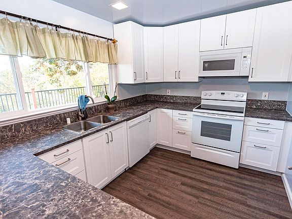 3rd image of 15865 E Alta Vista Way