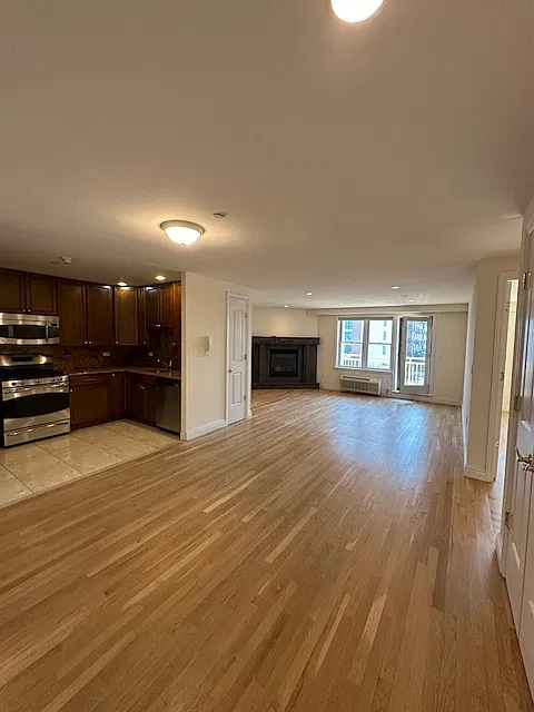 2 bed, 1200 sqft, $4,950 — Photo 2