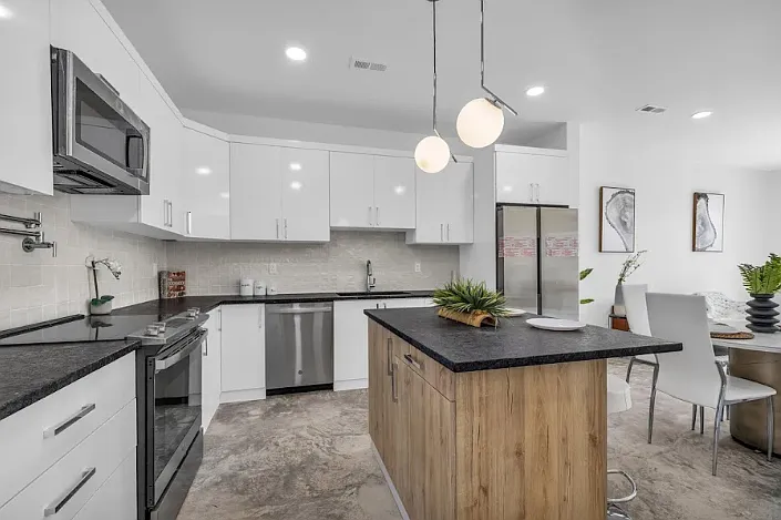 2248 Bailey Ave — Photo 9