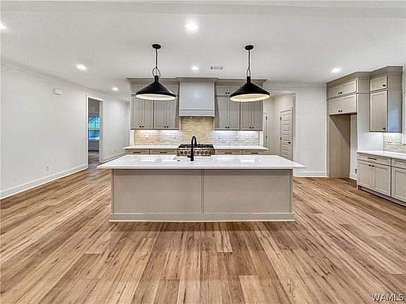 5th image of 9604 Crete Cir