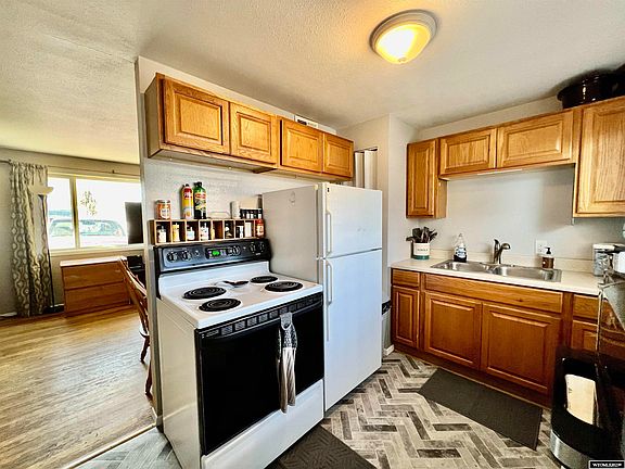 5th image of 1437 Sheridan Drive