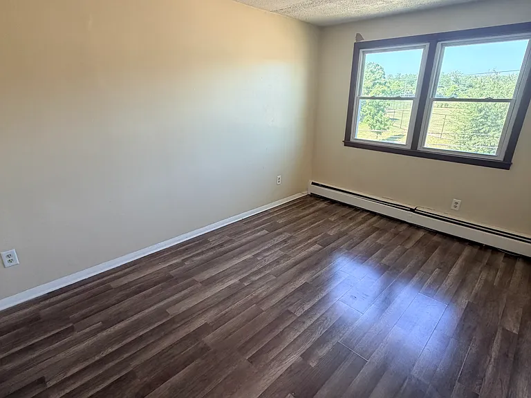 67 Fairview Ave — Photo 12