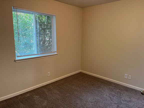 5th image of 5515 NE 82nd Ave