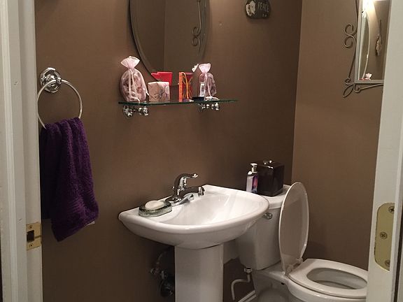 2nd image of 212 Nesbitt St