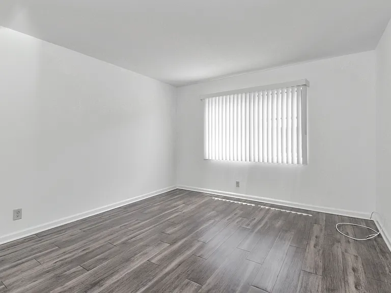 1799 N Hollywood Way #C — Photo 16