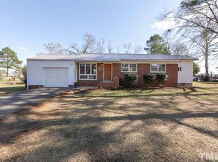 121 Milton Ave, Broadway, NC 27505