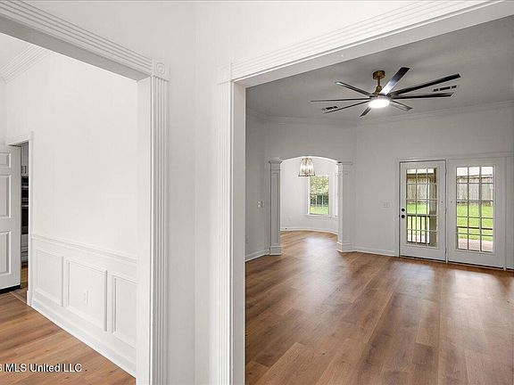 4th image of 402 Northbay Dr