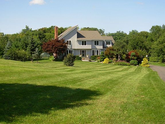 2.5 acres of Privacy 