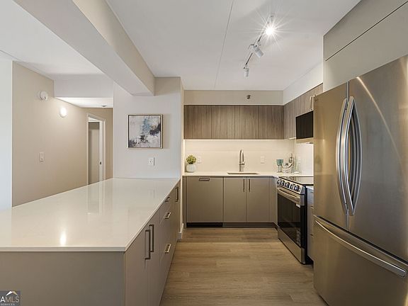 5th image of 2460 Peachtree Rd NE #1414