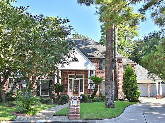 The home features, wood flooring, tall ceilings, huge kitchen, oversized garage and a backyard oasis for year round enjoyment.