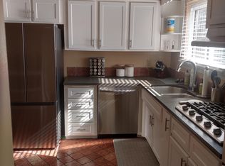 27 Bayberry Rd, Ewing, NJ 08618