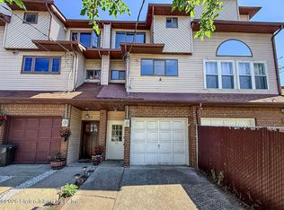 81 Robinson Ave, Staten Island, NY 10312