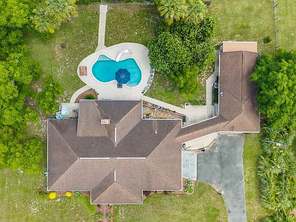 2nd image of 367 SE 136th Ave