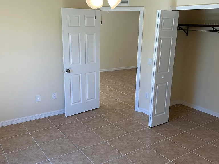 3827 SW 8th Ct — Photo 30