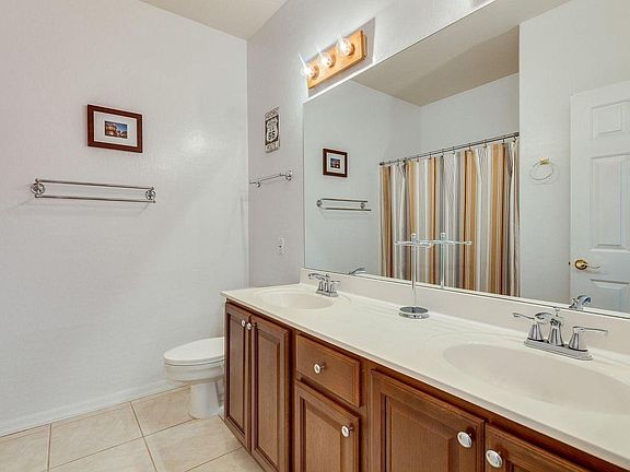 4th image of 3640 S Vista Pl