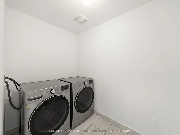 1466 Stovell Cres #MAIN UPPER — Photo 24