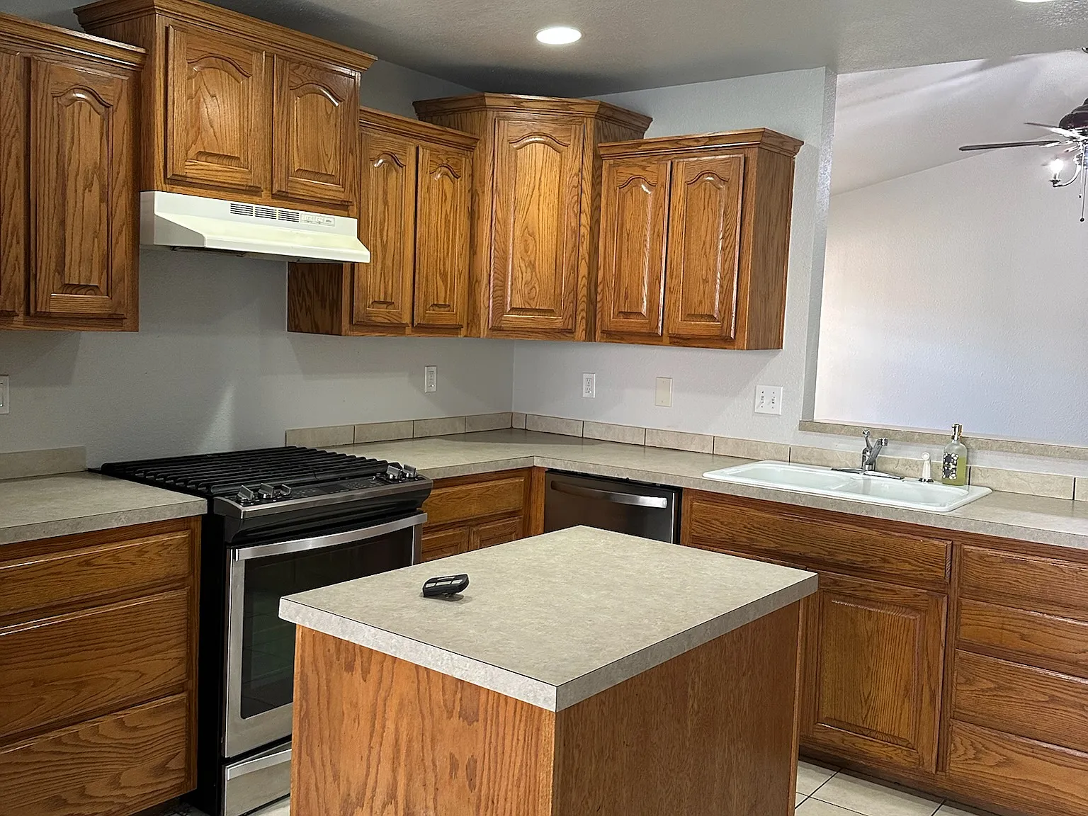 3 bed, 1350 sqft, $1,500 — Photo 4