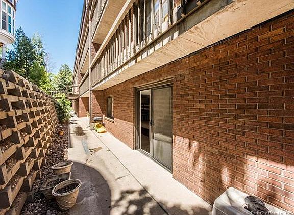 3rd image of 1401 Woodside Ave #109