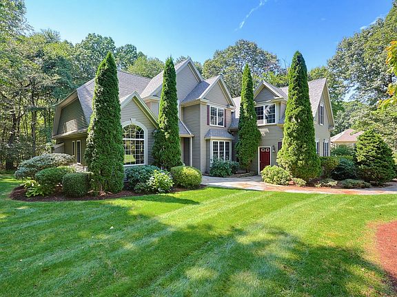 2nd image of 31 Hockanum Rd