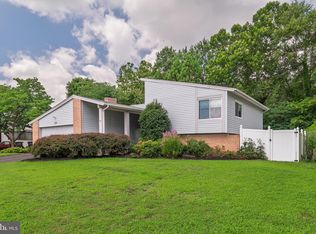 137 S Fox Rd, Sterling, VA 20164