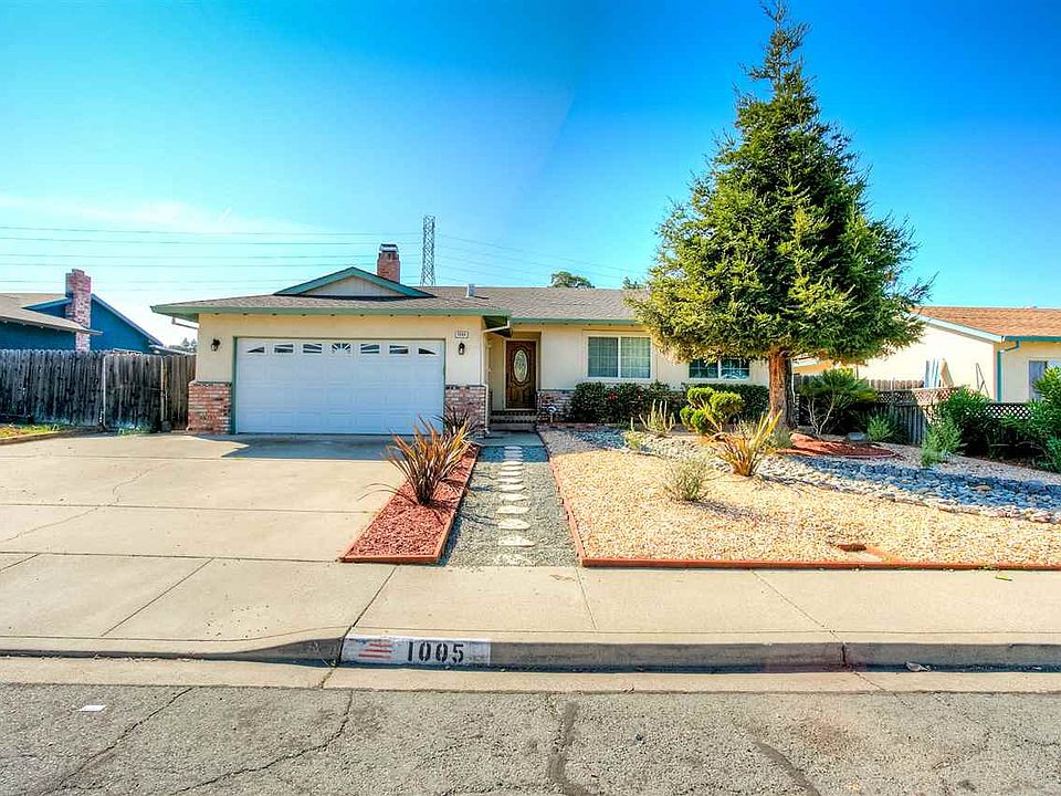 2nd image of 1005 Monterey Dr