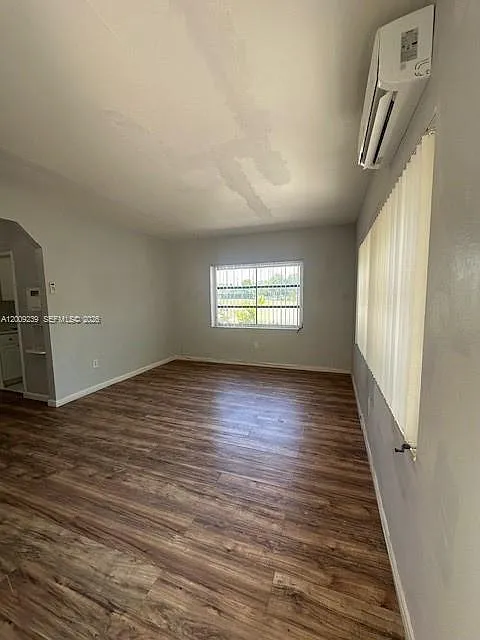 Building Photo - 30 S Shore Dr #1