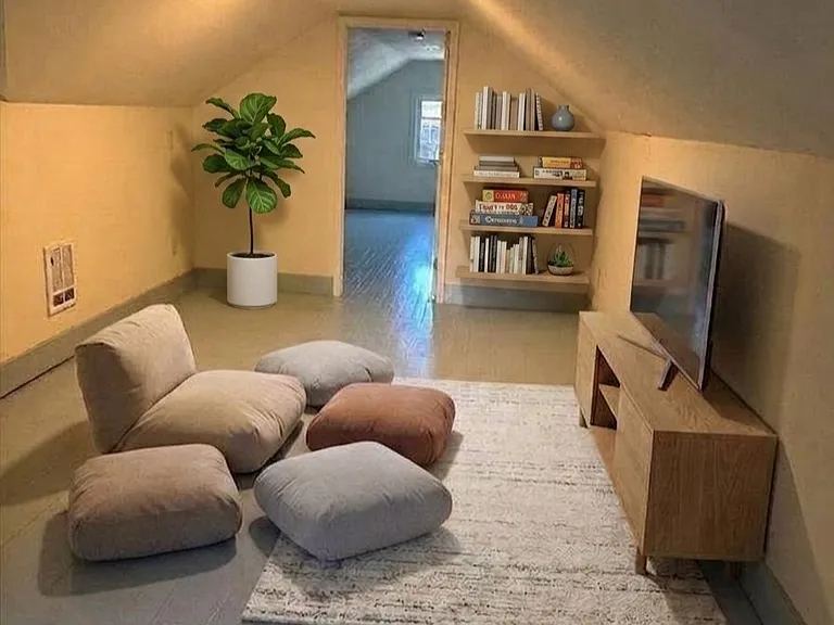 Virtually Staged Bonus Room