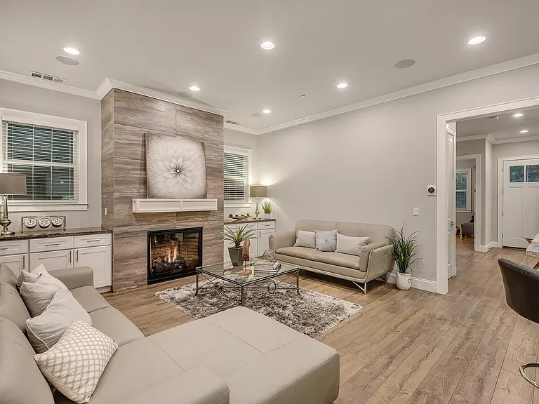 552 Coe Ave — Photo 6