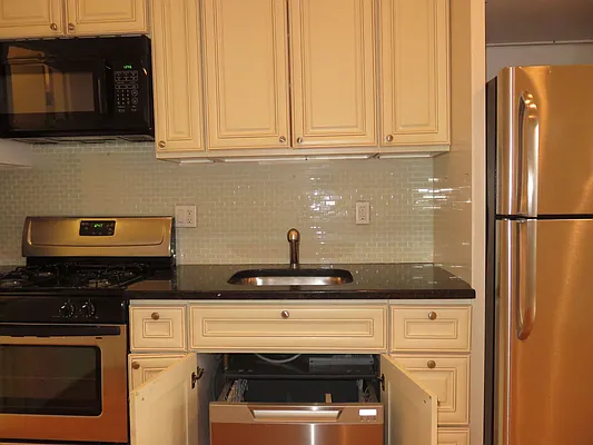 Rented by Rennit Inc. | media 9