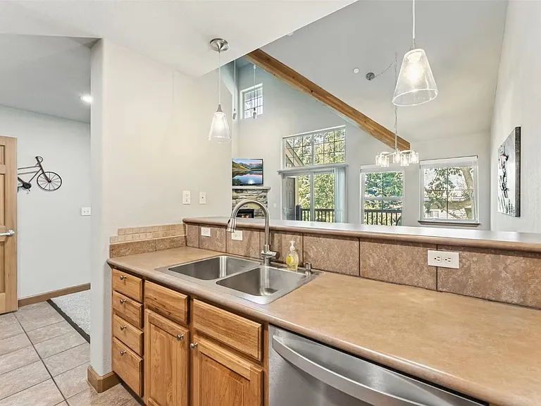 720 Lakepoint Dr — Photo 22