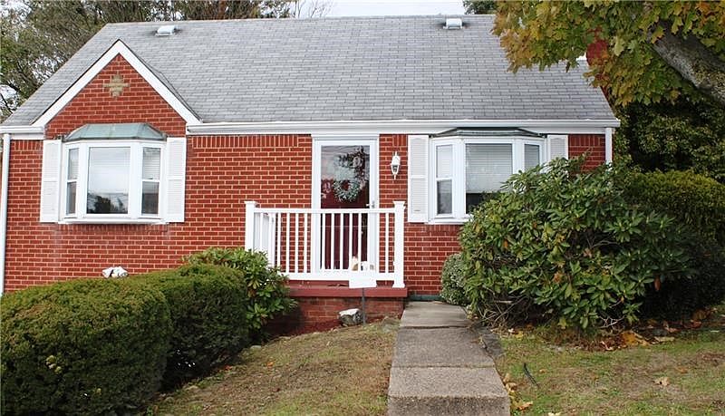 Welcome home to 109 Kings Rd!