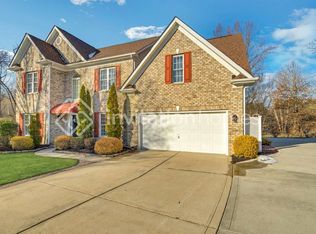 2303 Coneflower Dr, Charlotte, NC 28213