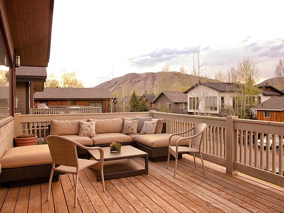 3rd image of 585 Cache Creek Dr