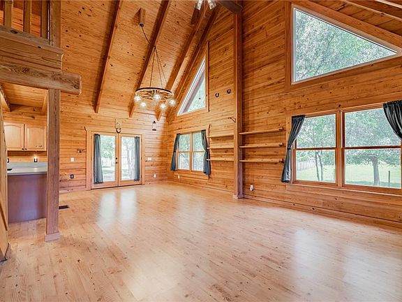 2nd image of 4611 SE Tomlin Dr