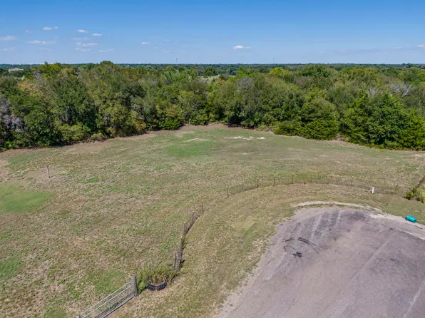 Lakecrest Cir, Waxahachie, TX 75165