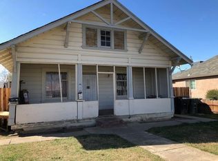 167 6th St, Gustine, CA 95322