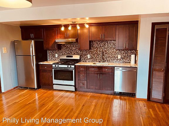 3rd image of 746 South St #3R