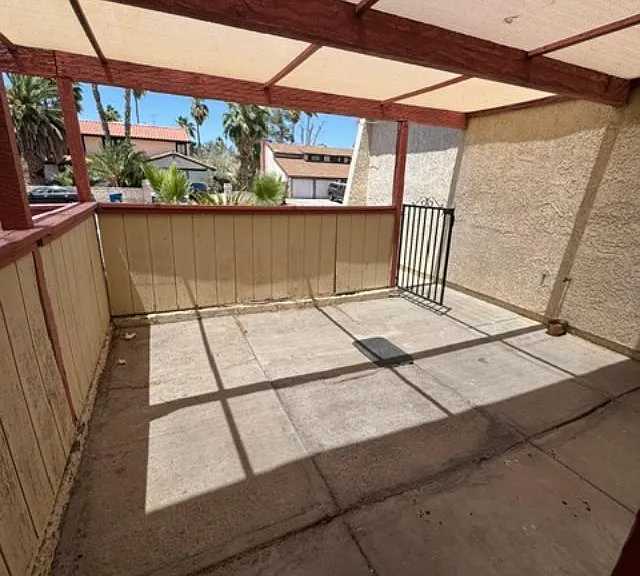 534 Dunbar Dr — Photo 2