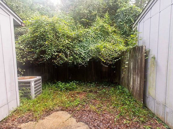 5th image of 1021 Crossing Brook Way
