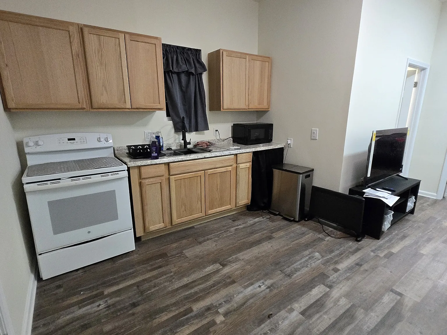 1 bed, $1,400 — Photo 2