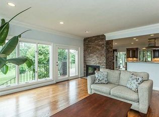 28 W Champions Blvd, Rogers, AR 72758