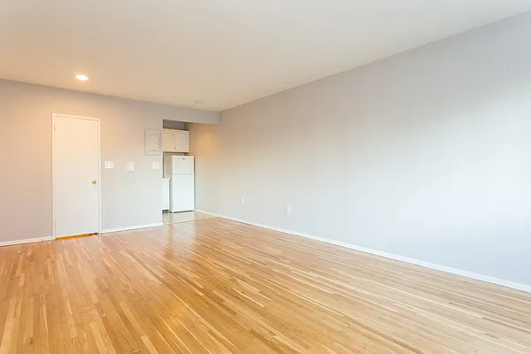 Rented by MNS | media 2