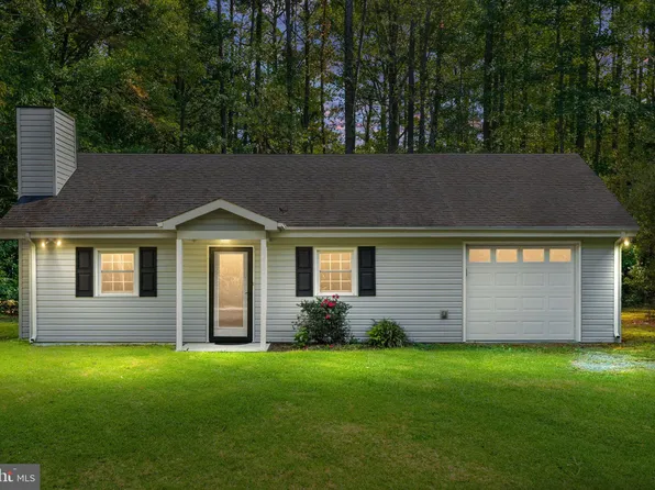 330 Long Point Rd, Hague, VA 22469